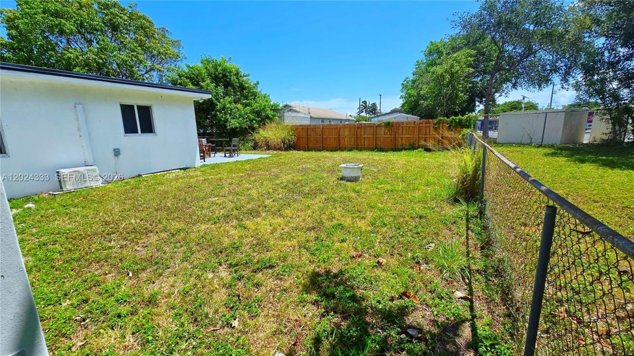 139 NW 14th Way , Dania Beach, FL 33004 Photo