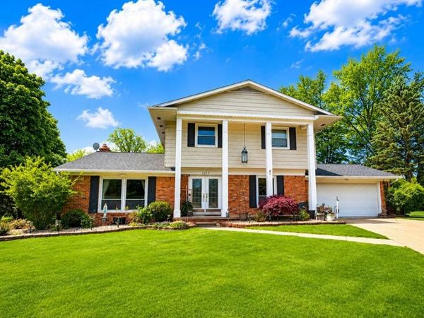 6292 Kings Pointe Circle, Grand Blanc Twp, MI 48439