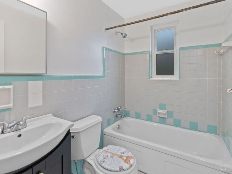 2503 Rack, Cincinnati, OH 45239 Photo 12