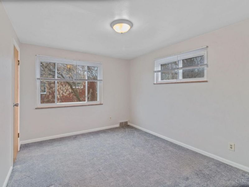 2503 Rack, Cincinnati, OH 45239 Photo 7