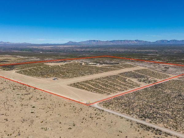 2940 N 4 PILLARS Road, Unit -, Huachuca City, AZ 85616