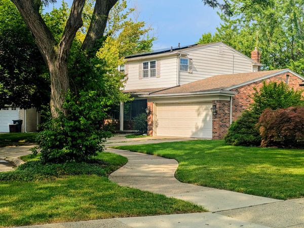 20519 Mauer Street, Saint Clair Shores, MI 48080