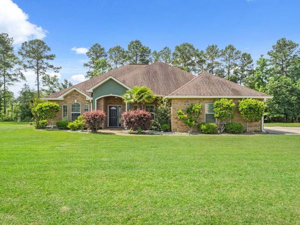 159 James, Leesville, LA 71446