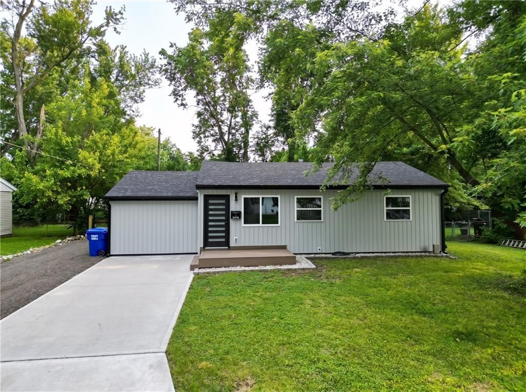 2418 W 3rd Street, Sedalia, MO 65301 Main Photo