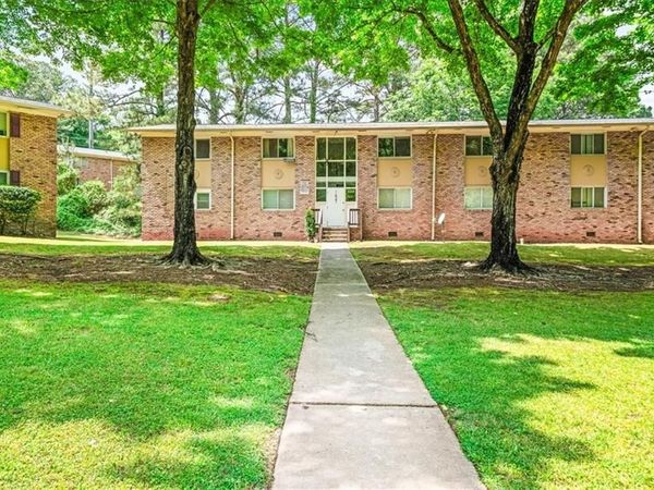 1627 Line Circle, Decatur, GA 30032
