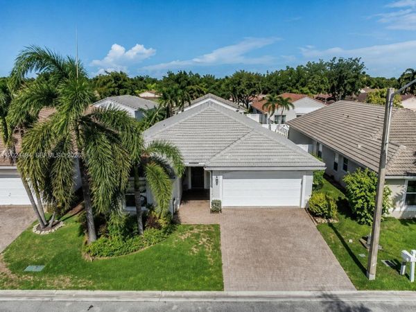 4938 SW 33rd Way , Hollywood, FL 33312