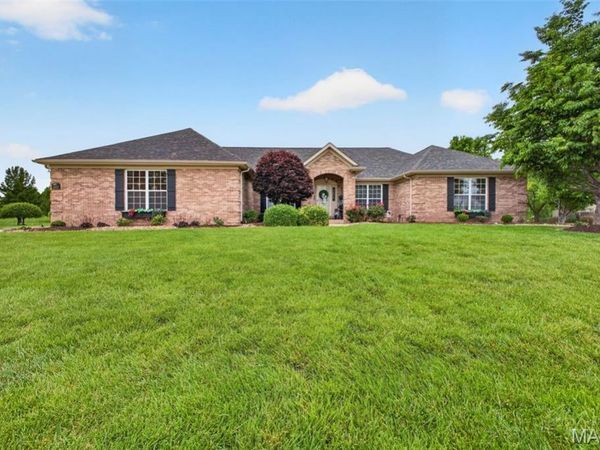 1413 Merganser Boulevard , Swansea, IL 62226