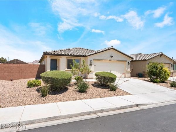 1886 Neoga Street , Las Vegas, NV 89115