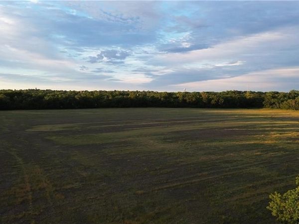 Stewart Lane, Paola, KS 66071