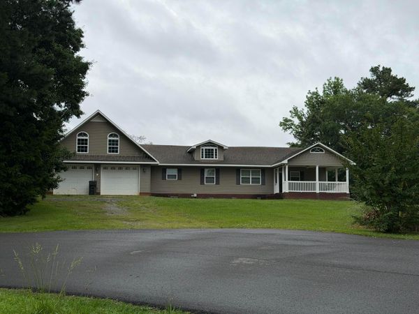 207 LAUREL Ln, Jasper, AL 35504