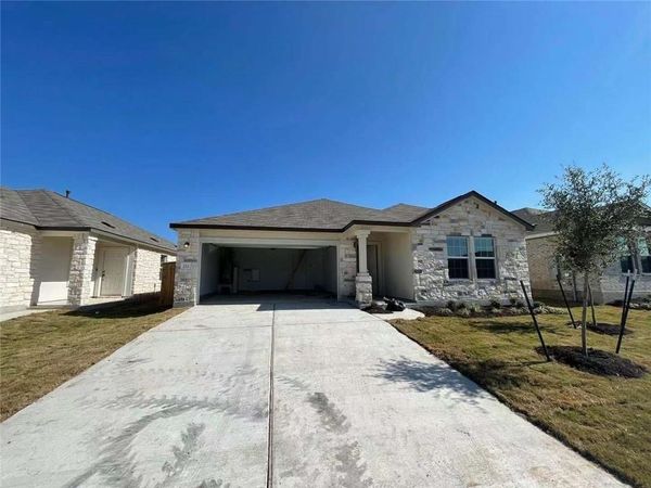 211 Coventry DR, Hutto, TX 78634