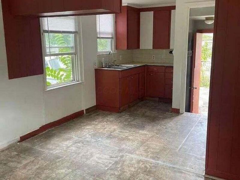 2446 Bretton Place, Columbus, OH 43211 Photo 5