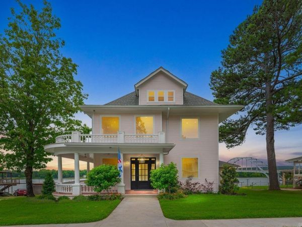 601 W River, Ozark, AR 72949