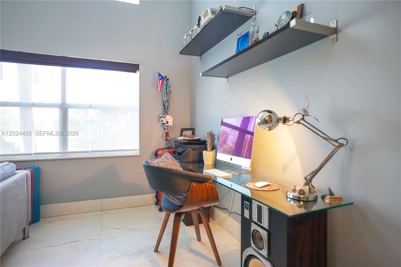 18101 NW 68th Ave , Unit C204, Hialeah, FL 33015 Photo