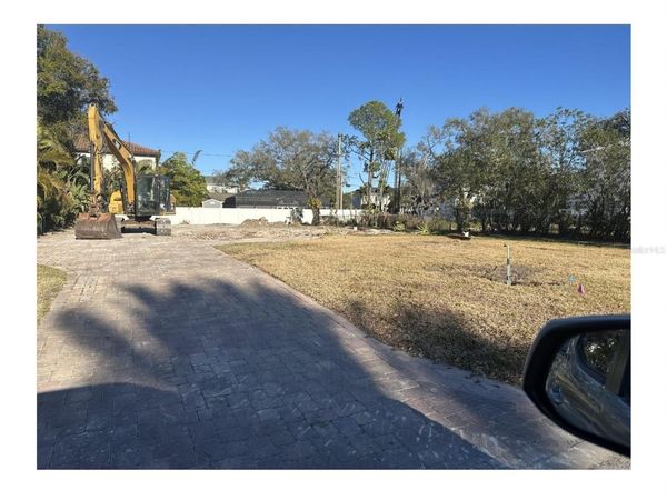 523 W DAVIS BOULEVARD , TAMPA, FL 33606