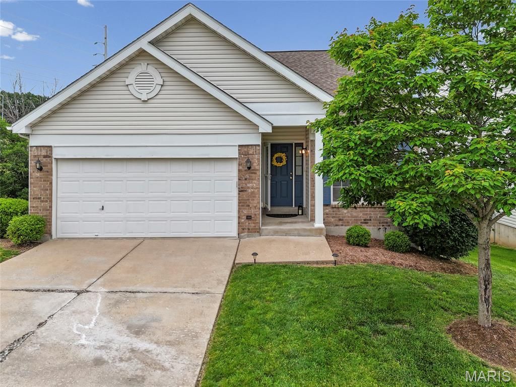 102 Hollow Brook Drive , Florissant, MO 63034 Main Photo