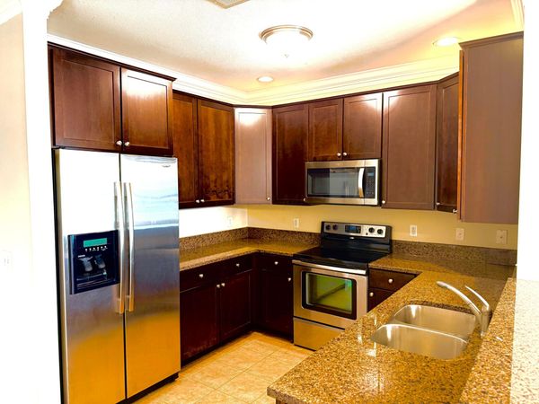 953 Ingleside Avenue, Unit 206, Columbus, OH 43215