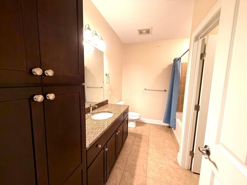 953 Ingleside Avenue, Unit 206, Columbus, OH 43215 Photo 13