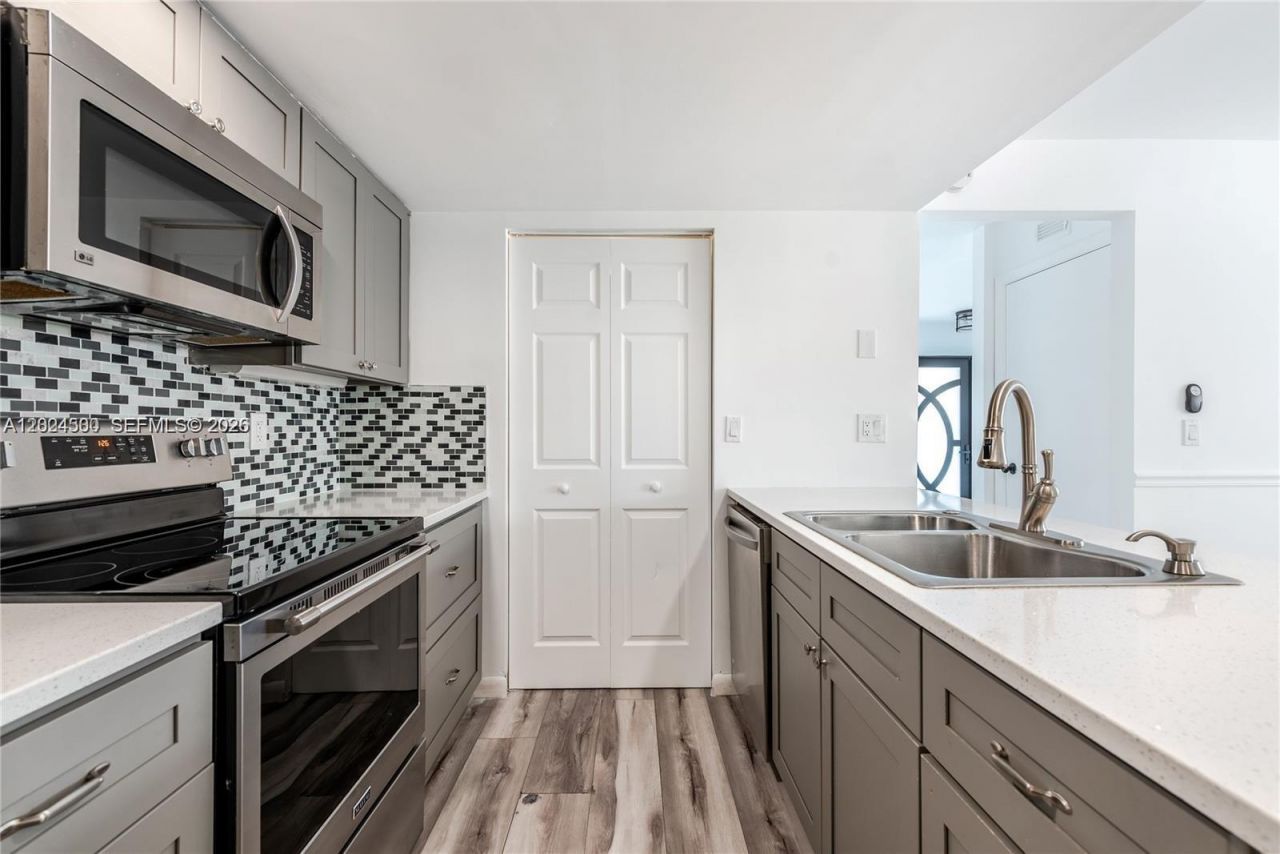 5800 Rambler Rose Way, West Palm Beach, FL 33415 Photo