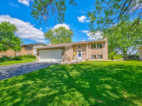 6676 Sandlewood Road, Woodbury, MN 55125