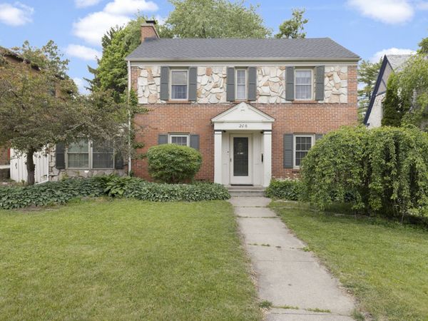 206 N Highland Avenue , Rockford, IL 61107