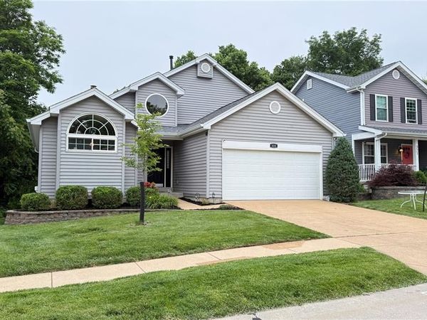 325 Valparaiso Court , Valley Park, MO 63088