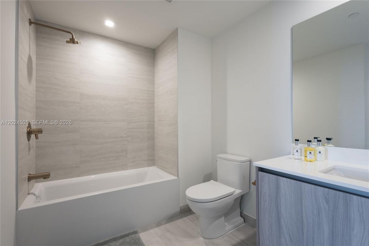 77 SE 5th Street, Unit 2602, Miami, FL 33131 Photo