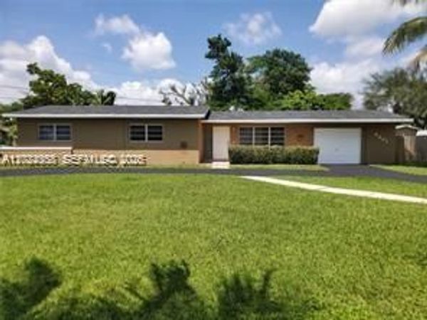 9401 SW 181st St , Palmetto Bay, FL 33157
