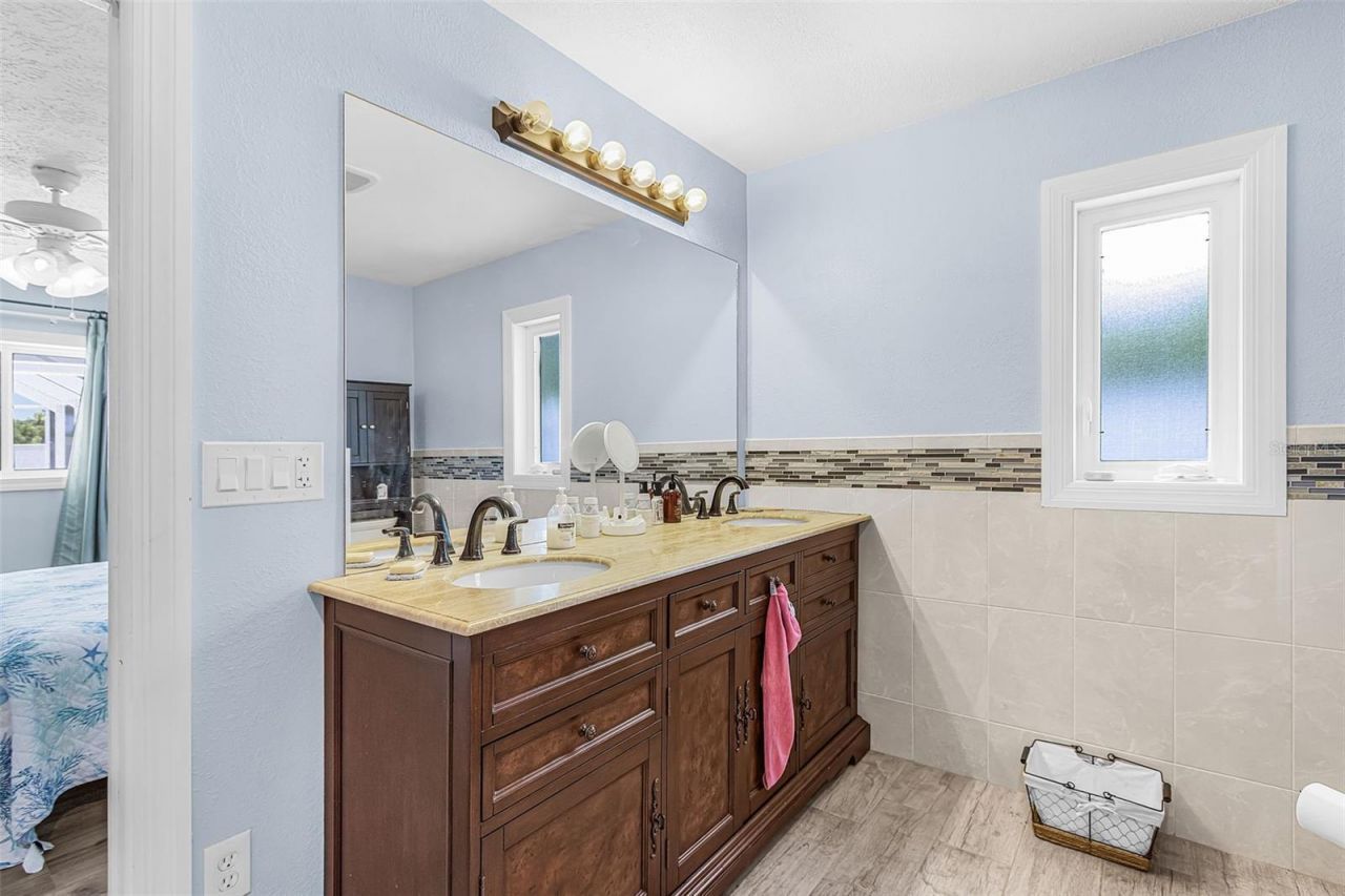 1320 SE 26th Terrace, Cape Coral, FL 33904 Photo