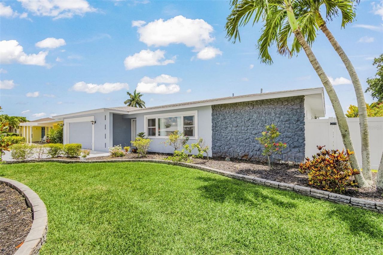1320 SE 26th Terrace, Cape Coral, FL 33904 Photo
