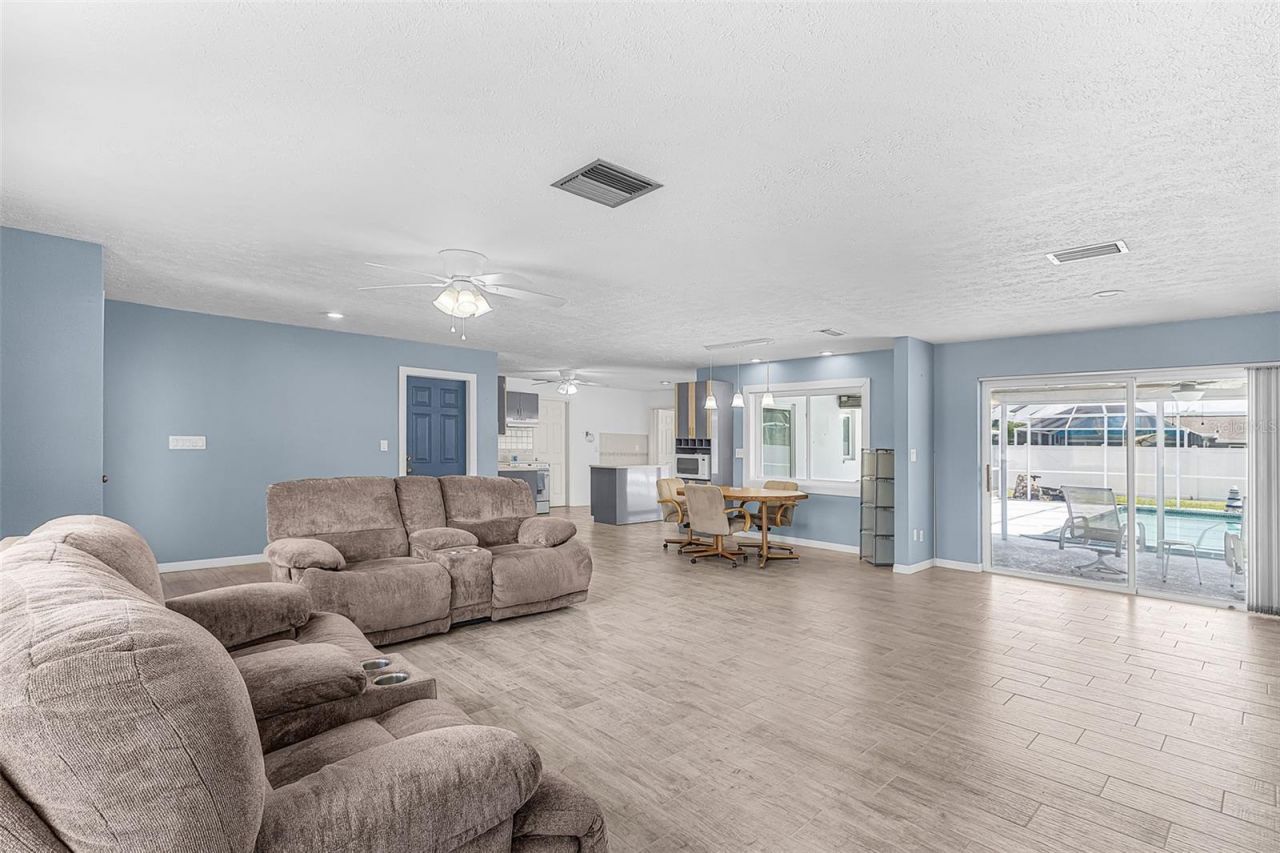 1320 SE 26th Terrace, Cape Coral, FL 33904 Photo