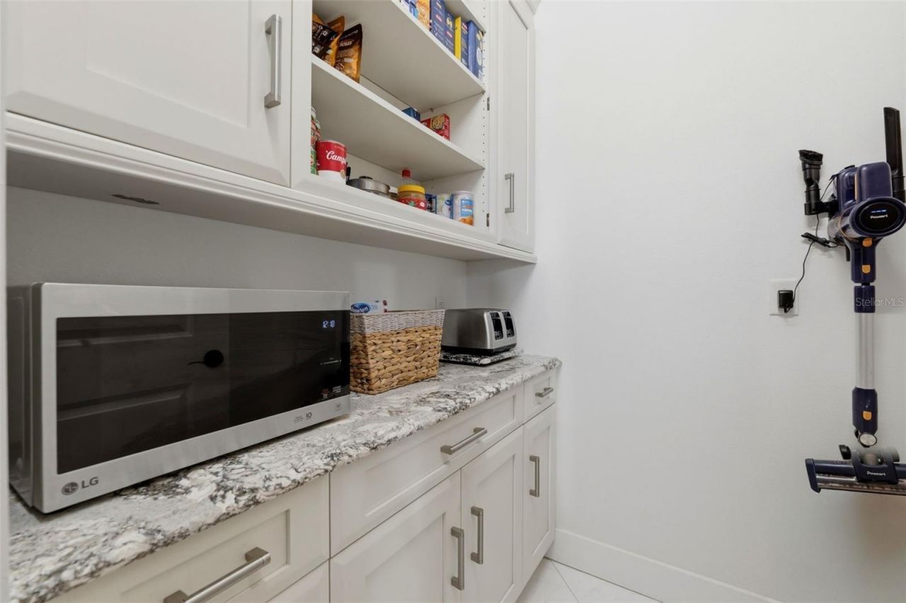 5251 Summit View Drive, Brooksville, FL 34601 Photo