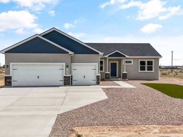562 N Bayview Dr, Pueblo West, CO 81007