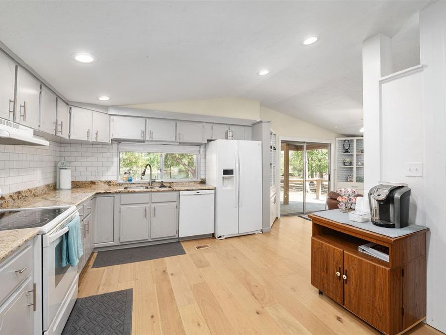 Property Image 76