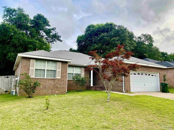 10114 Crest Ridge Dr, Pensacola, FL 32514