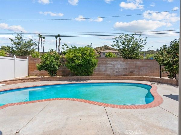 21124 Rosedell, Saugus, CA 91350