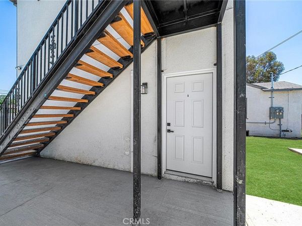 2425 Myrtle Avenue, Unit B, Monrovia, CA 91016