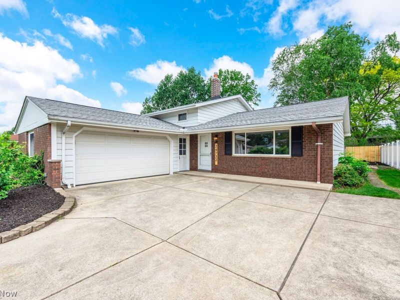 24732 Mitchell Drive, North Olmsted, OH 44070 Photo 2