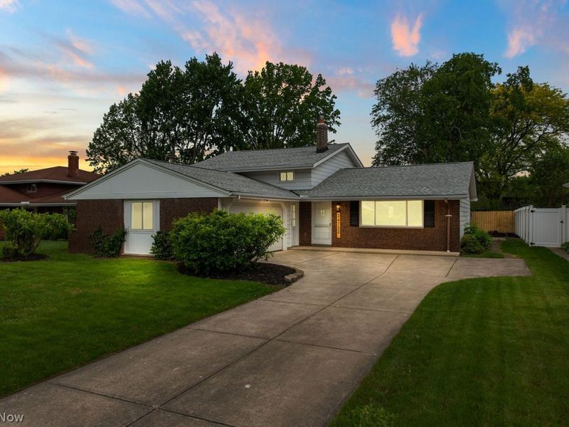 24732 Mitchell Drive, North Olmsted, OH 44070 Photo 3