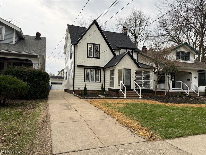 16501 Larchwood Avenue, Cleveland, OH 44135 Photo 2