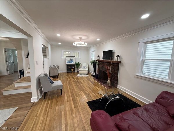 16501 Larchwood Avenue , Cleveland, OH 44135