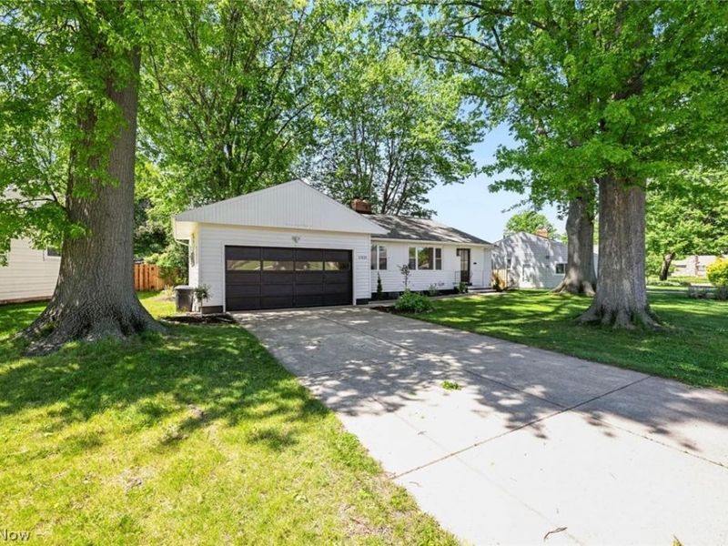 21832 Cottonwood Drive, Rocky River, OH 44116 Photo 2