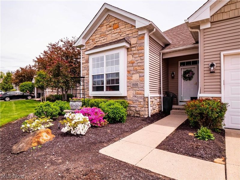 29395 Hummingbird Circle, Westlake, OH 44145 Photo 2