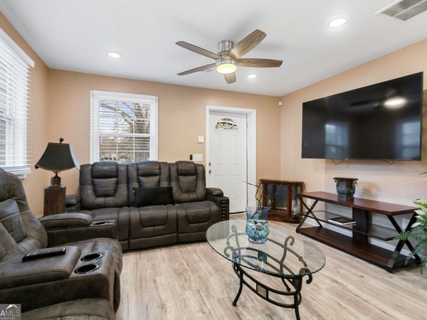142 Hutton Place NW, Atlanta, GA 30318