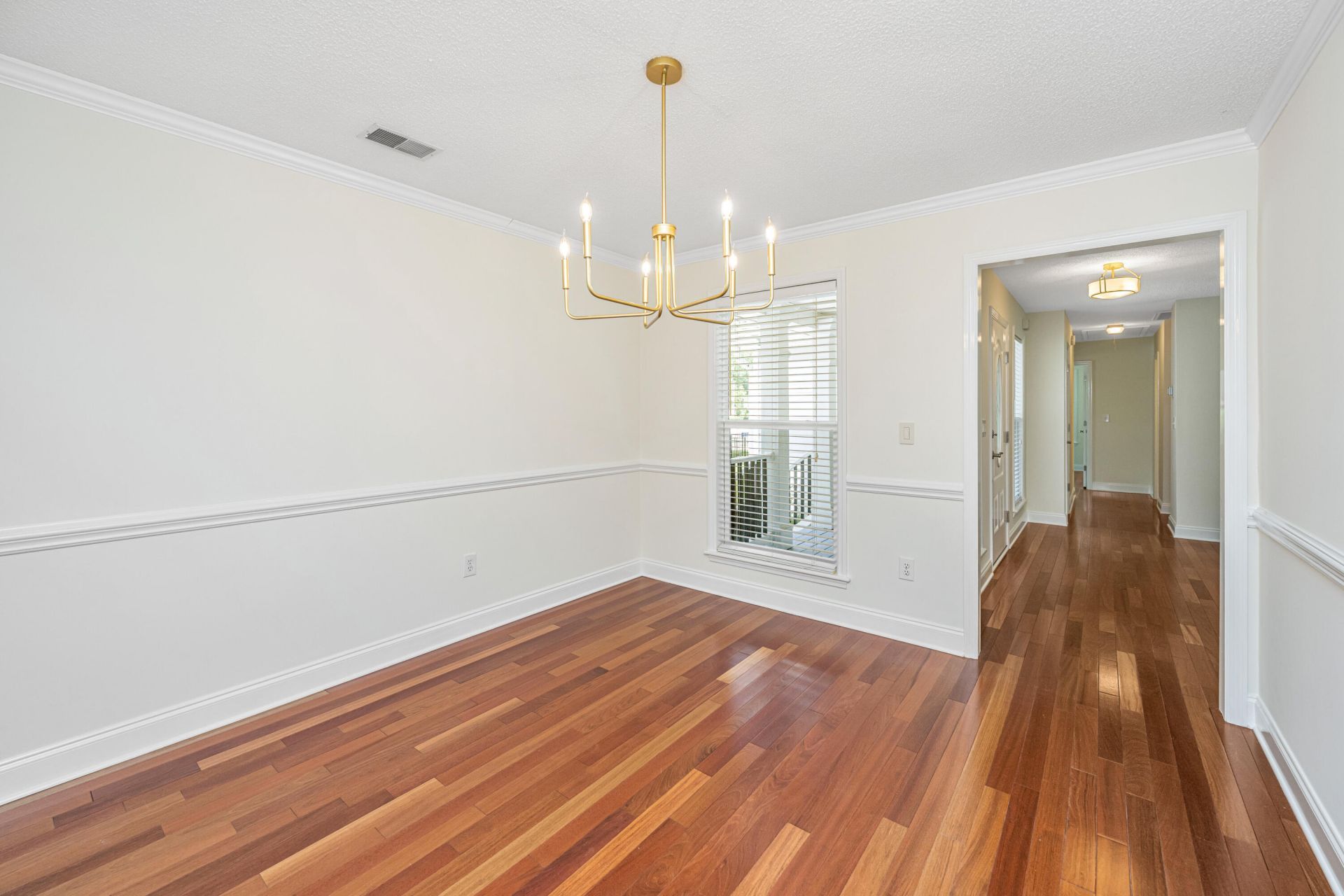 253 Gullane Drive Photo 13