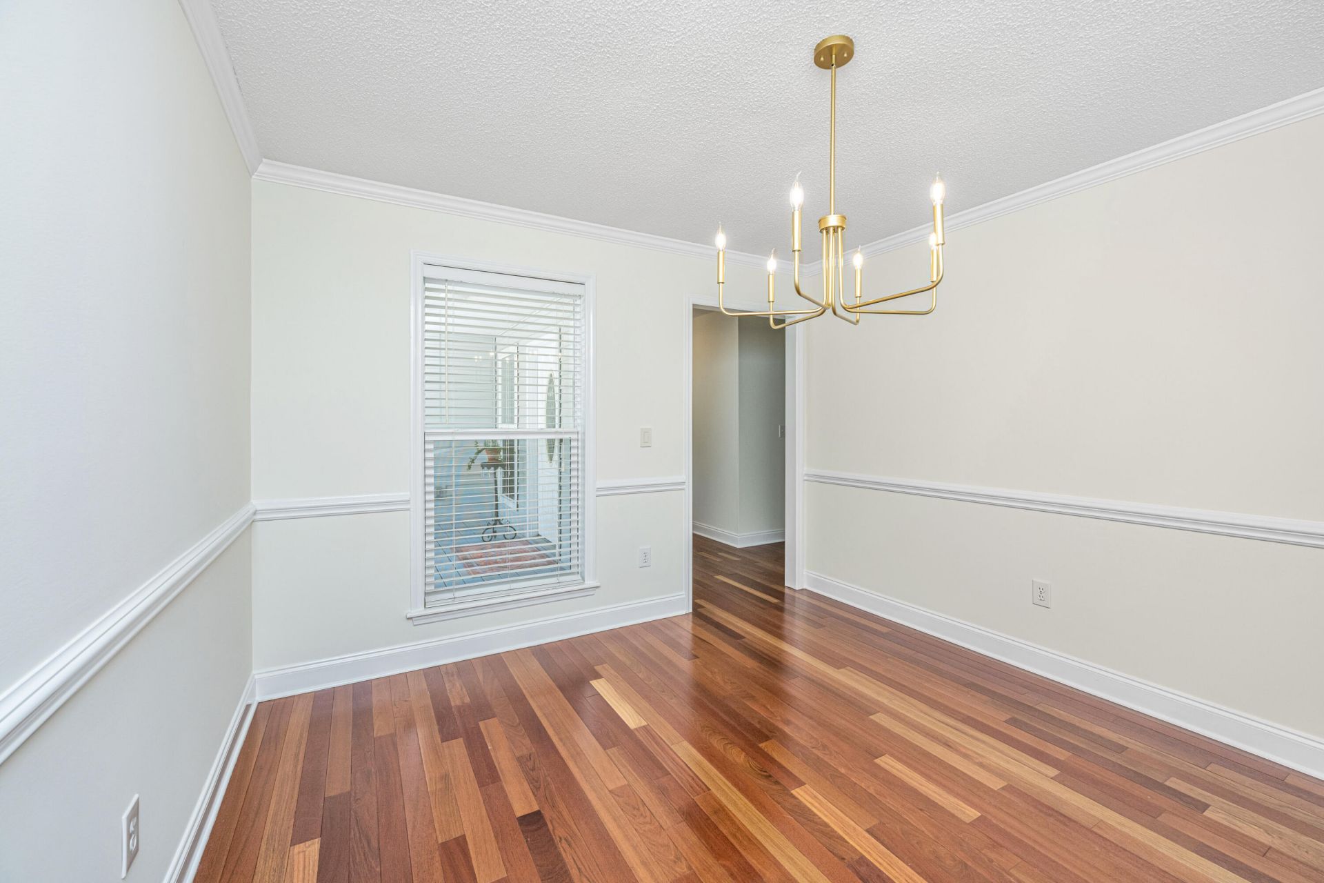 253 Gullane Drive Photo 14