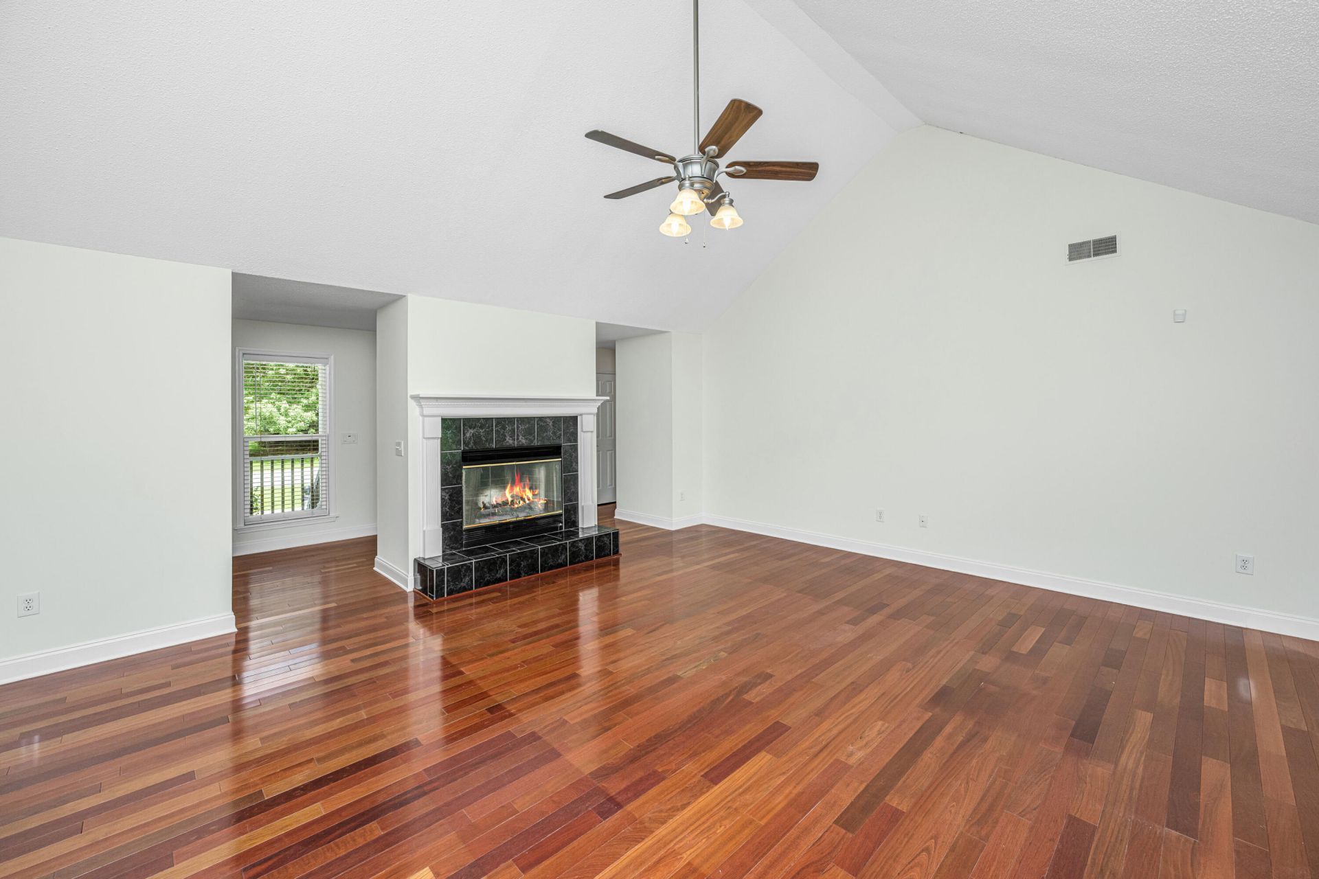 253 Gullane Drive Photo 15
