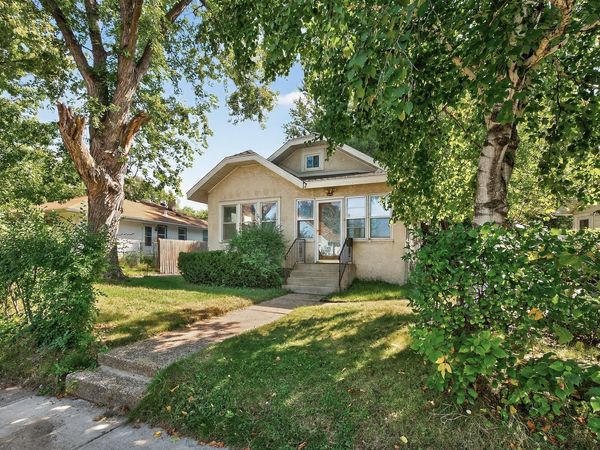 834 Iroquois Avenue , Saint Paul, MN 55119