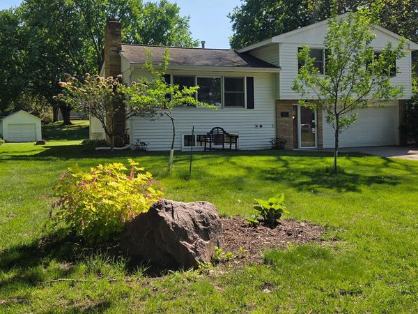 16401 Temple Drive S, Minnetonka, MN 55345