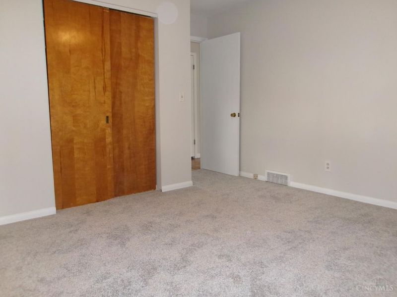 10903 Sharondale Road, Sharonville, OH 45241 Photo 12